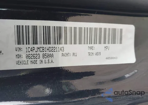 2017 Jeep Cherokee Latitude 4X4 z USA, uszkodzony, nr VIN 1C4PJMCB1HD221143